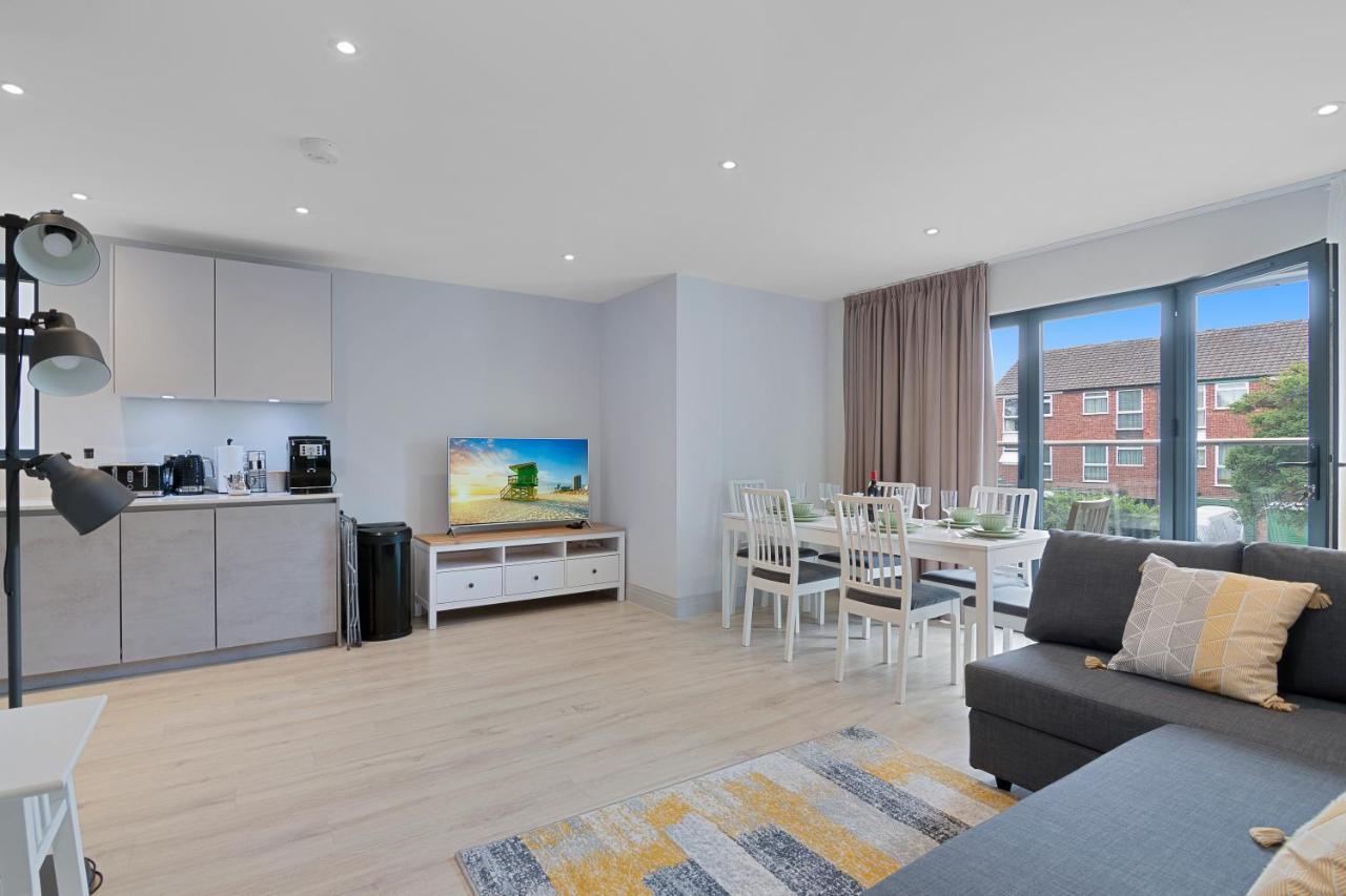 Spacious, 3 Bedroom, 2 Bathroom, Surbiton Dış mekan fotoğraf